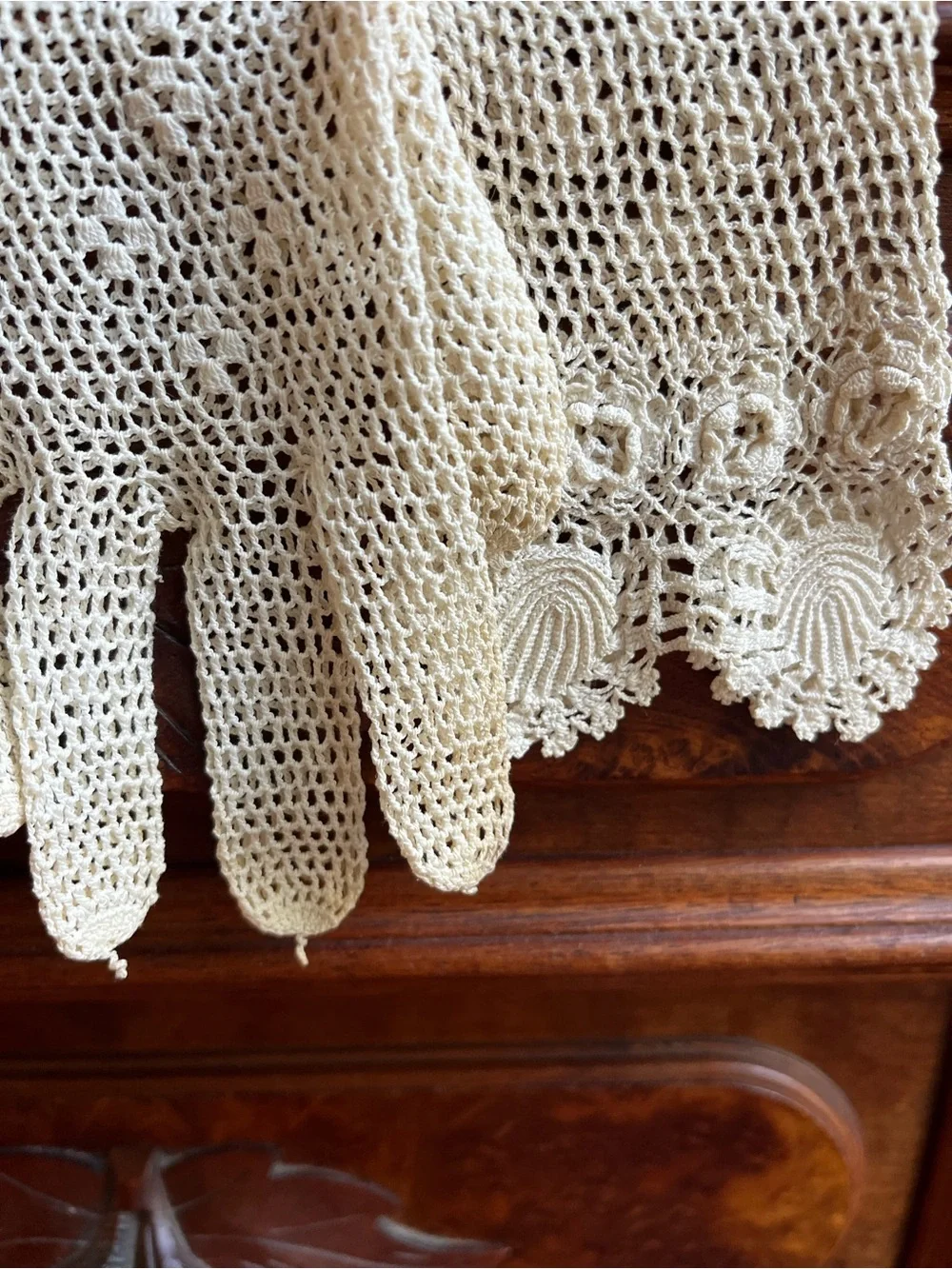 Antique 1920s Edwardian Hand Crochet Mesh Garden Tea Wedding Gloves